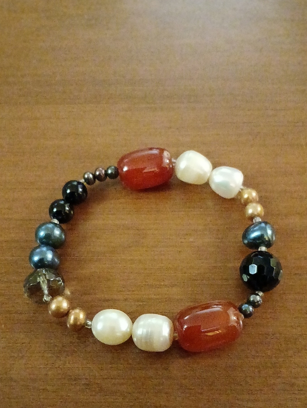 Handcrafted Multicolor Beaded Stretch Bracelet with Pearls and Carnelian